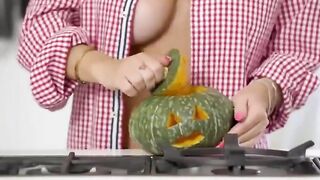 Priscilla Salerno si fa chiavare in Cucina