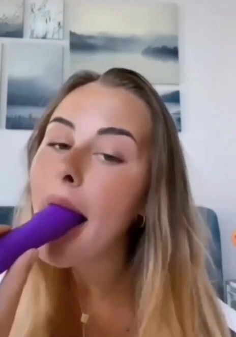 Nanda filmino porno OF