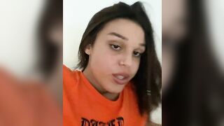 Ho il ciclo ma vi faccio vedere le tettone guardate che grosse OF