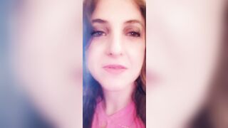 Milf esibizionista in aereo flsh tette