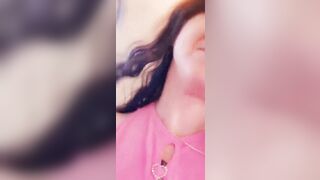 Milf esibizionista in aereo flsh tette