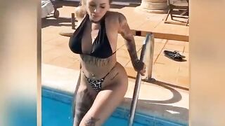 Psycooo nuda in piscina OF