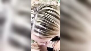 Biondina Pompino con sborrata in bocca outdoor