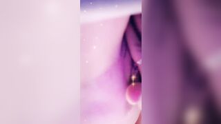 Milf italiana esibizionista Ditalino nel bagno dell'aereo