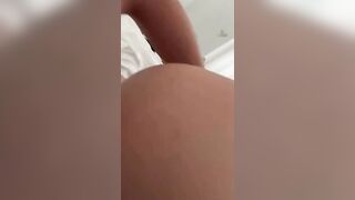 Ragazza italiana fa felice un suo fans e lo scopa