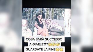 Giaele da una occhiatina alla fica