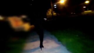 Divertente fare la troia all'aperto