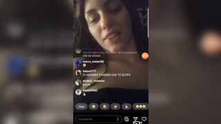 Diretta Instagram mostra le tette Ragazza Italiana