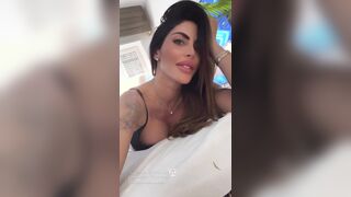 Guendalina massaggiata per bene