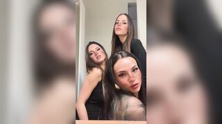 Adesso mi guardi e ti stai pure zitto