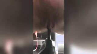 La signora ha una marcia in piu -SI MASTURBA COL CAMBIO DELLA MACCHINA