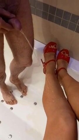 Mi sono fatta pisciare addosso da mio marito
