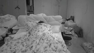 Antonella Fiordalisi Ditalino sotto le coperte