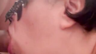 Mia moglie il cazzo lo succhia veramente bene