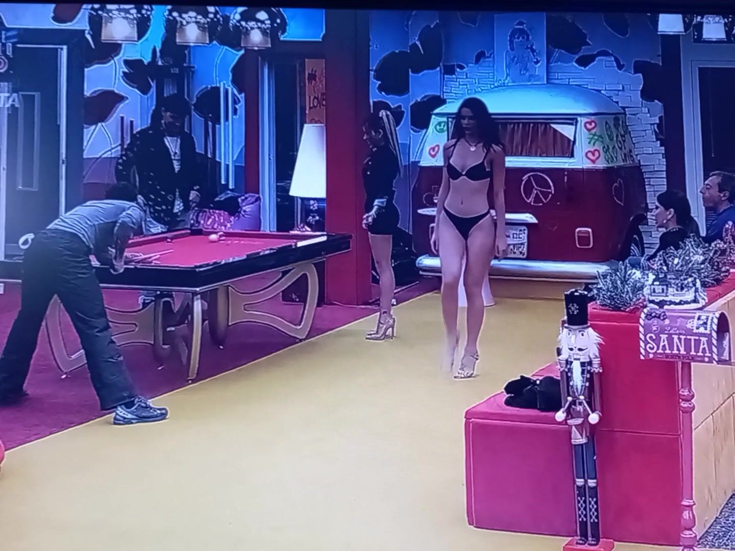 Antonella Fiordelisi in mutandine e reggiseno GFVIP