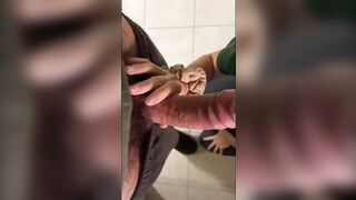 Pausa pompino collega troia me lo succhia