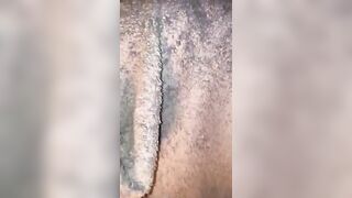 Si fa trovare nuda sotto le coperte perchè vuole scopare