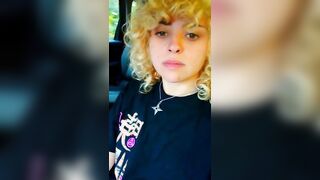 Ragazza di Palermo scopata in macchina e sborrata in bocca