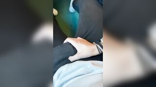 Pompino rischioso in treno della mia fidanzata diciottenne