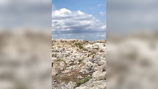 Ditalino sugli scogli esibizionista italiana