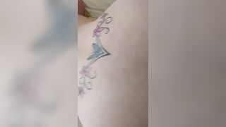 Insaziabile troia svuota le palle al suo bull