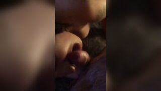 Succhia troia 2 cazzi non le bastano