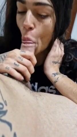 Vieni porca TI SBORRO IN FACCIA