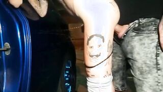 Pompino e scopata in un parcheggio coppia italiana