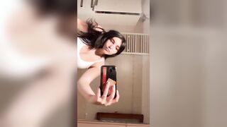 Morettina con belle tettone