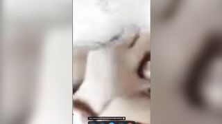 Kim diciottenne inculata in diretta dal fidanzato