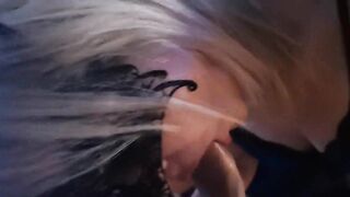 Moglie lo succhia fino a farlo venire