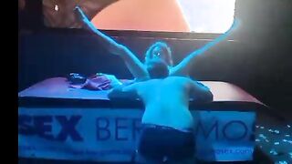 Noemi Blonde si fa leccare la fica da un fan al bergamosex