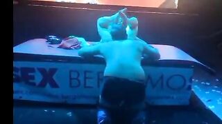 Noemi Blonde si fa leccare la fica da un fan al bergamosex