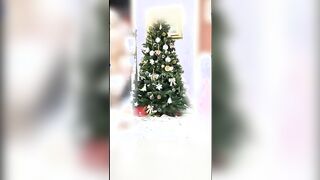 Moglie prende due cazzi e si fa sborrare sulle tette