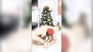 Moglie prende due cazzi e si fa sborrare sulle tette