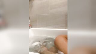 Teen italiana con bel culo in perizoma rosso