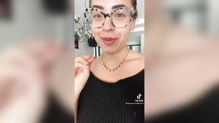 Il mio vicino di casa rosso di vergona per le mie tette