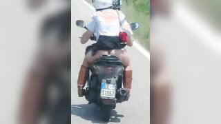 GUARDA CHE ROBA...SI VEDE TUTTO E IO TI RIPRENDO