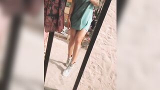 Ava in minigonna sexy selfie