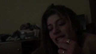 Fidanzata porca si sditalina e spompina il cazzo