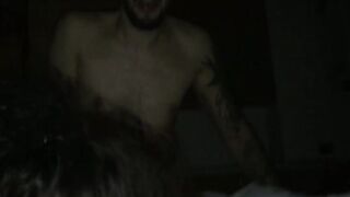 Muoviti e fammi venire con un bel pompino - Trio italiano con scopamica