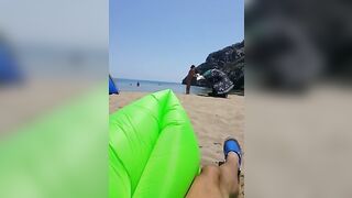 Bella chiappona matura spiata in spiaggia