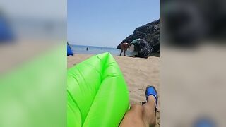 Bella chiappona matura spiata in spiaggia