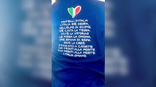 Forza azzurri ragazza italiana