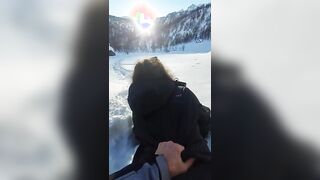 Coppia italiana fa sesso sulla neve in montagna (Dialoghi italiani)