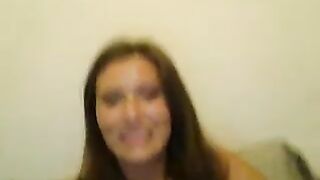 Biondina con due belle tettone