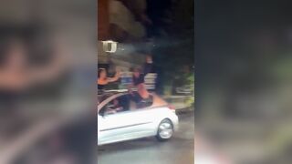 Forza Italia - Le italiane festeggiano gli azzurri mostrando le tette