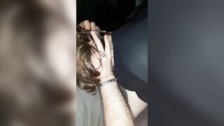 Cornuto guarda tua moglie come mi succhia bene il cazzo