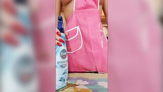 Casalinga tettona con sorpresa nascosta