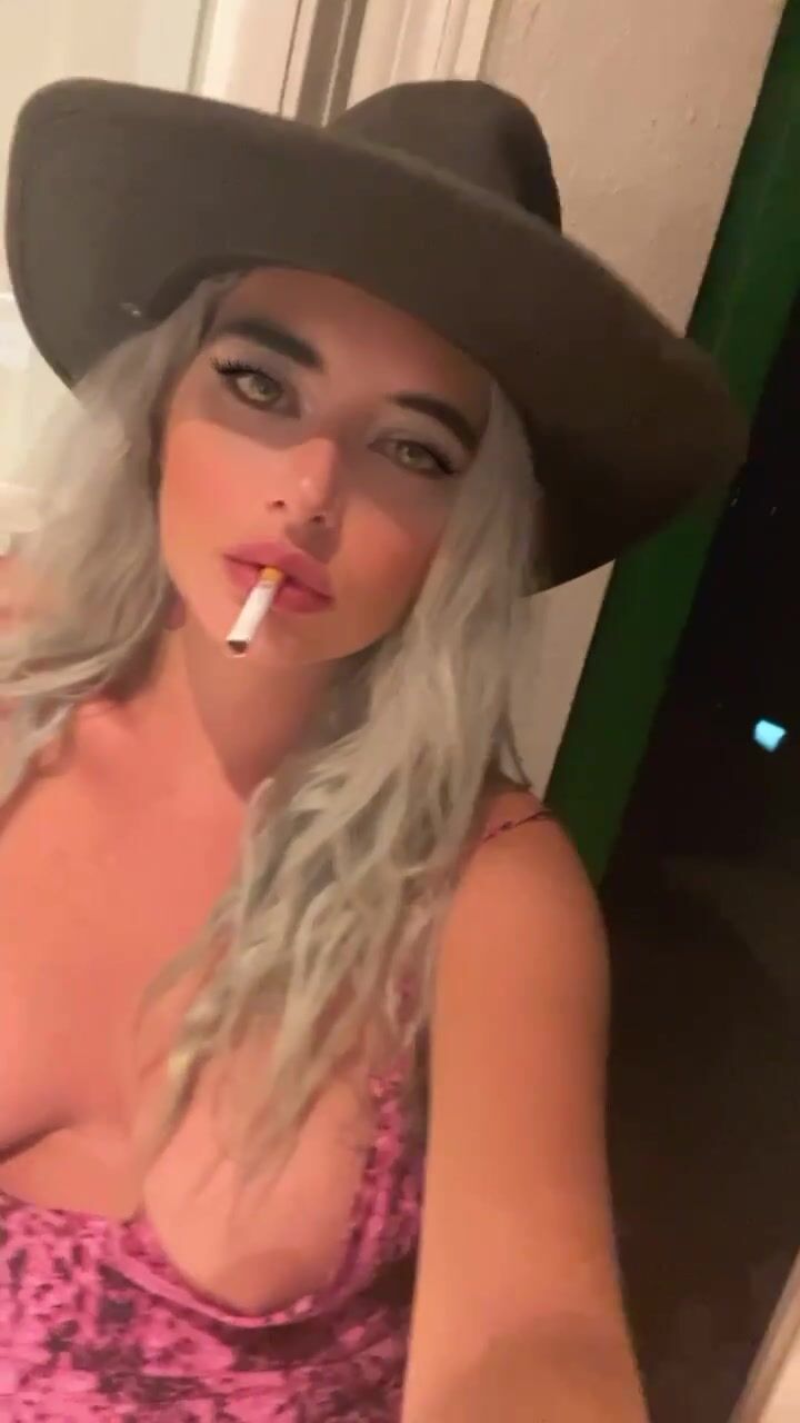 Angelica C. flash tette biondina italiana fica